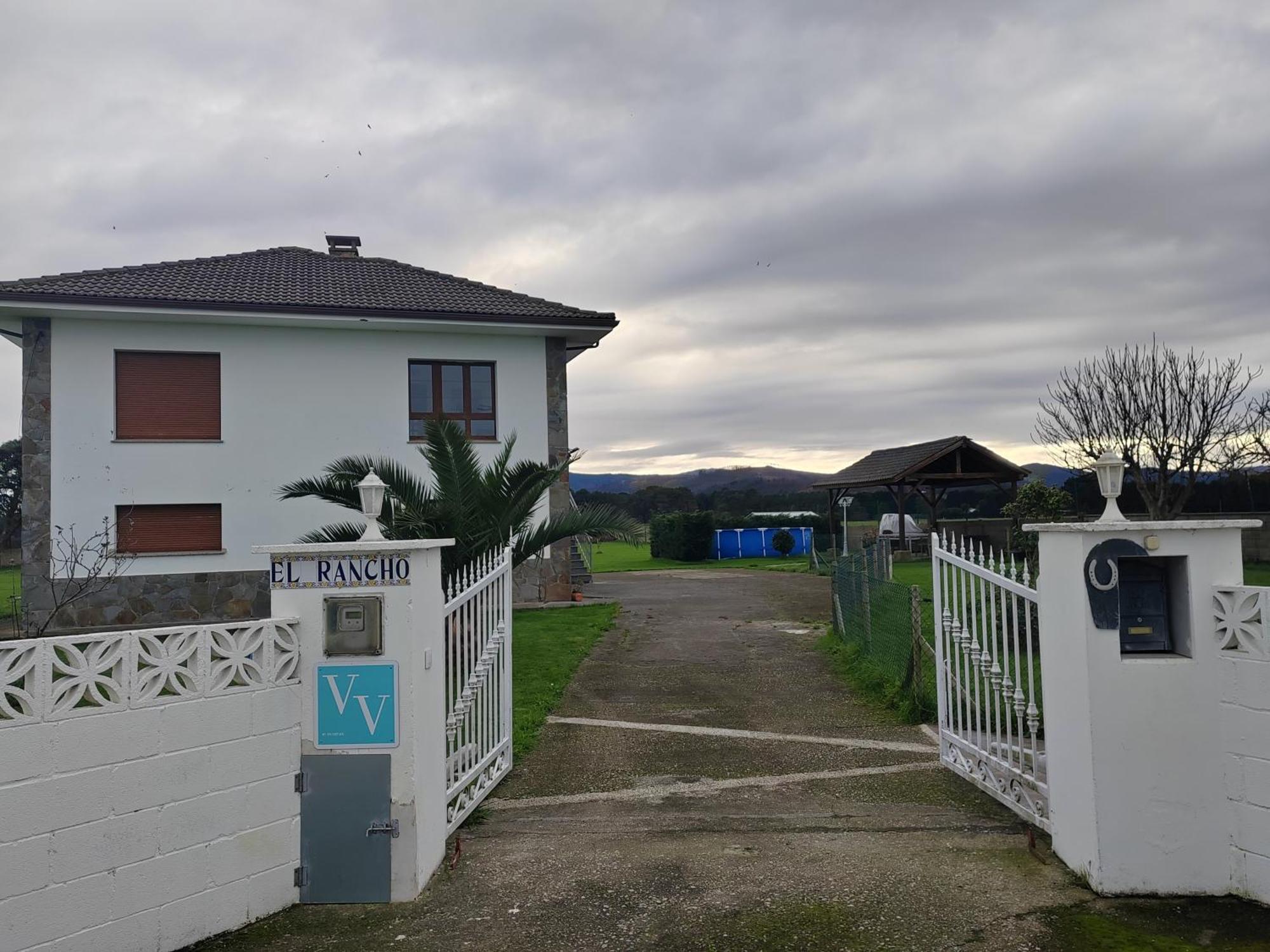 Villa El Rancho Busto - Luarca Esterno foto